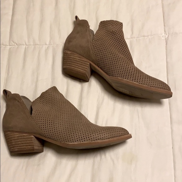 Dolce Vita Perforated Leather Ankle Booties Taupe - Picture 6 of 12